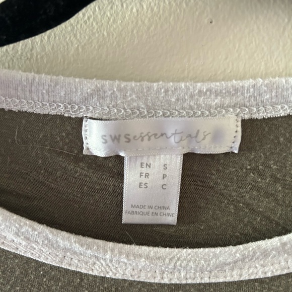 Super Soft Loose Cropped Tee - Picture 3 of 3